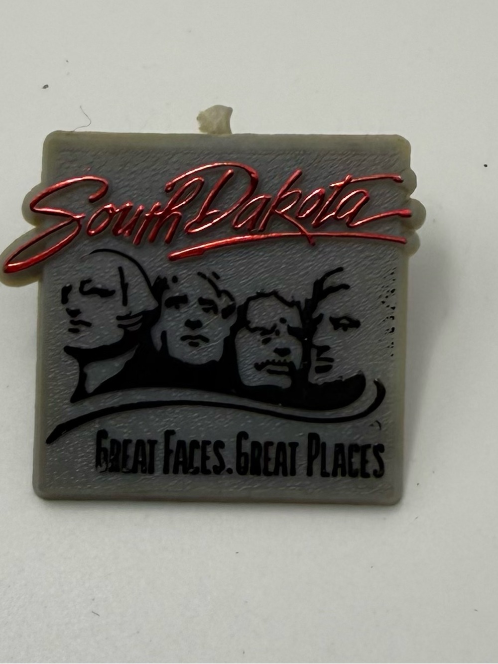 South Dakota Mount Rushmore
Souvenir Lapel Pin "Great Faces Great
Places"